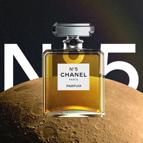 chanel n 5 quando è nato|Chanel n5: storia del profumo che compie 100 anni.